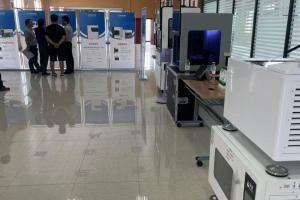 设备安装落成，迎首批参观客